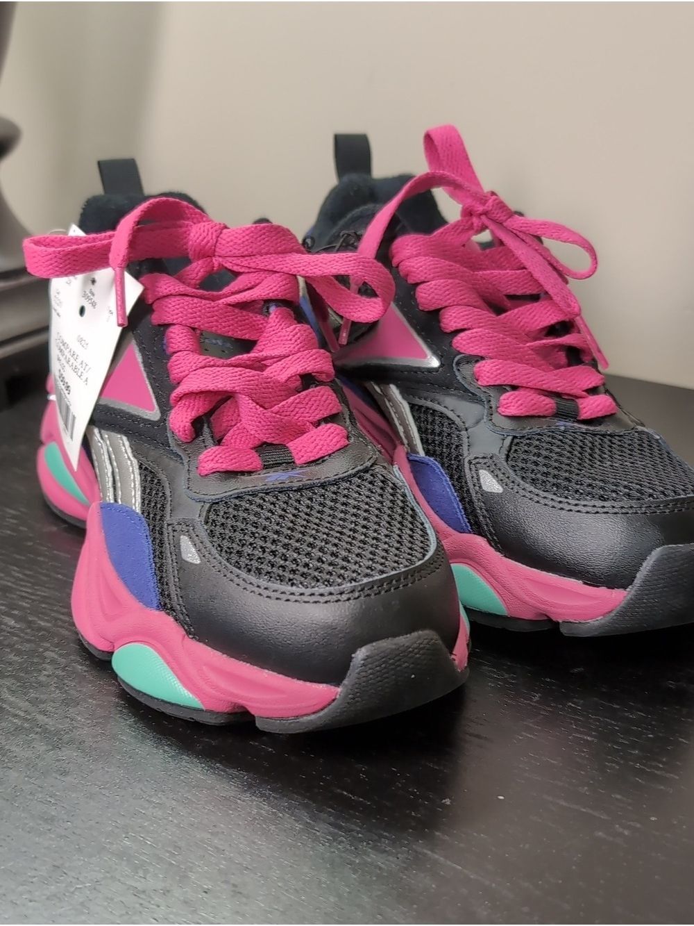 Reebok Women's Running Shoes Classic Nylon Retro Size 8.5 NEW